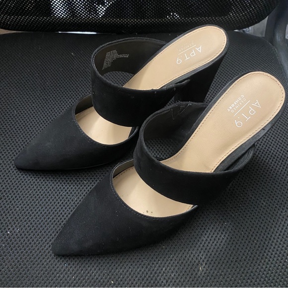 Apt 9 Pointed Heel - Picture 1 of 2